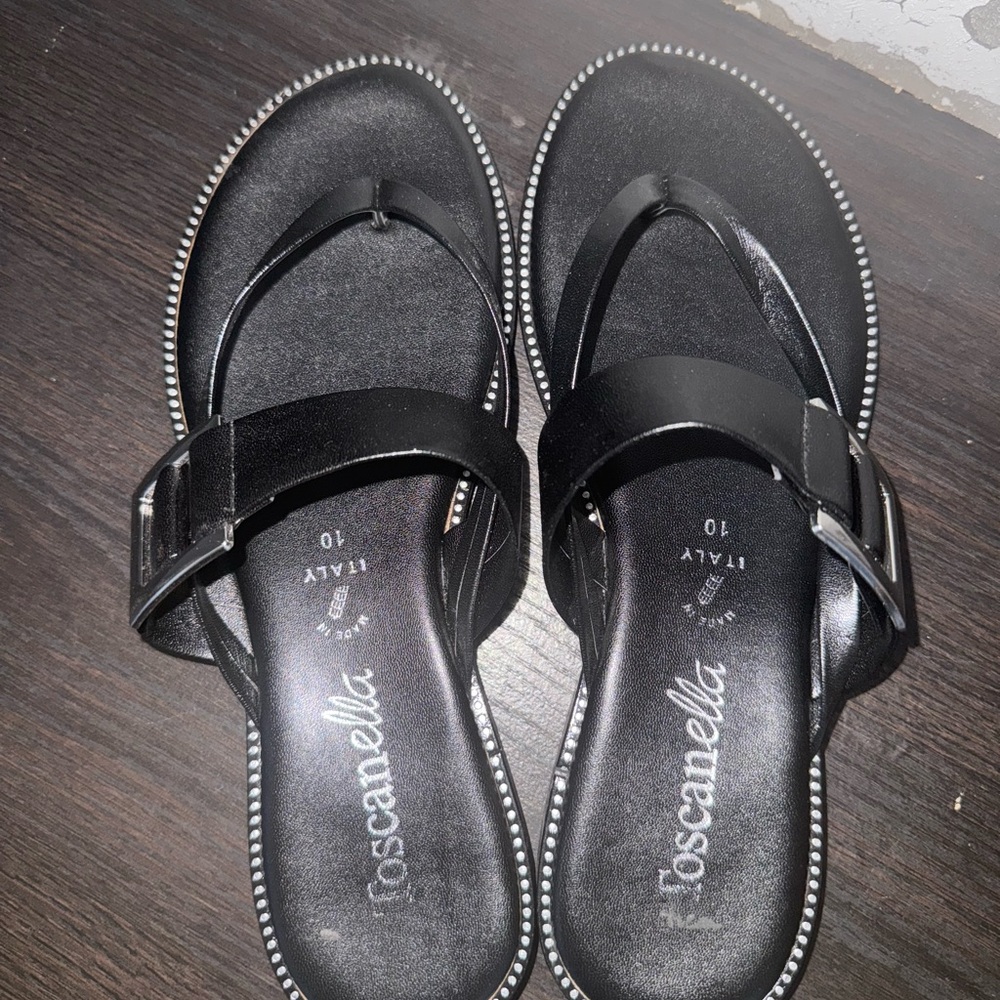Black Sandals with Cushioned Footbed and Thong Design